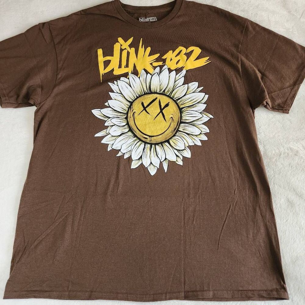 Blink 182 Brown Tshirt With Graphics Size XL New Without Tags
